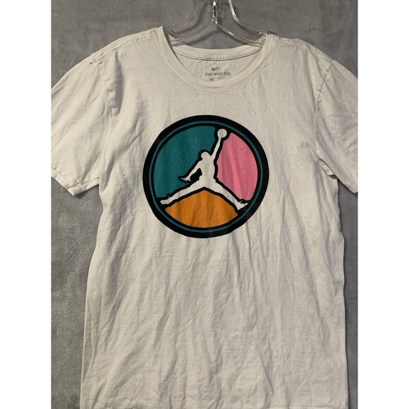 Nike Air Jordan T-shirt Medium White Multi-Colored Flight Club Runs Small Flaws - Picture 2 of 11